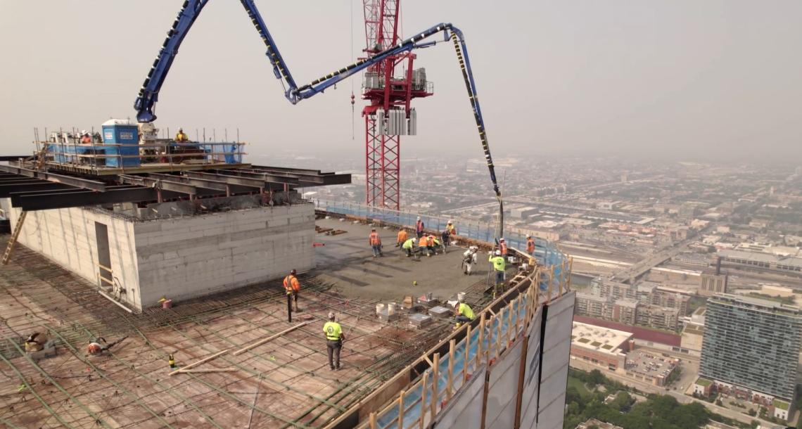 1000M tops off over Grant Park | Urbanize Chicago